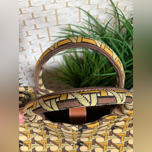 Tory Burch Ella Circular Knit Tote
Color: Tan Basketweave - Picture 5 of 13